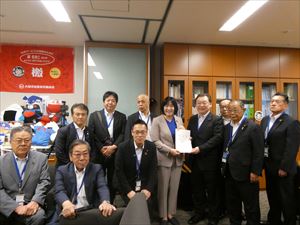 岸真紀子参議院議員