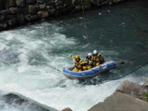 写真：流水救助訓練2の様子2
