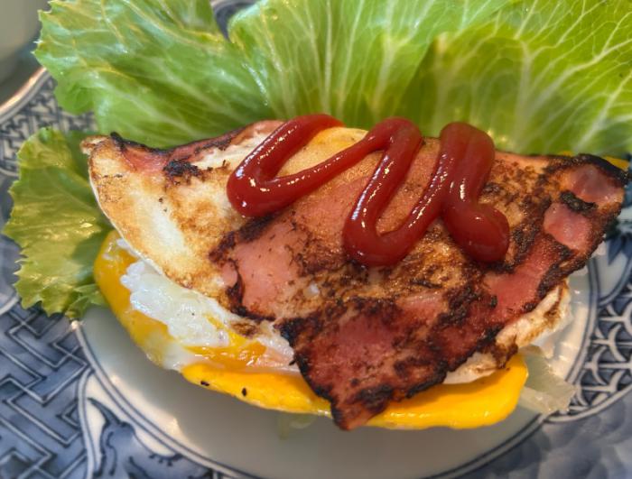 ベーコンエッグおにぎり