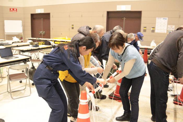 ロープ結索体験の様子