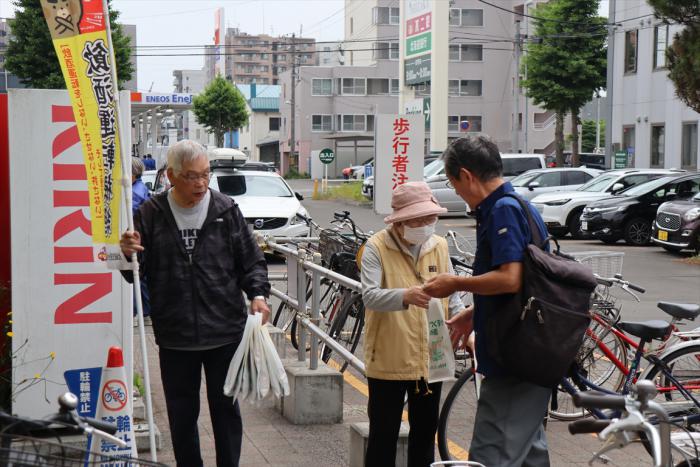 写真：R806特殊詐欺被害防止街頭啓発3