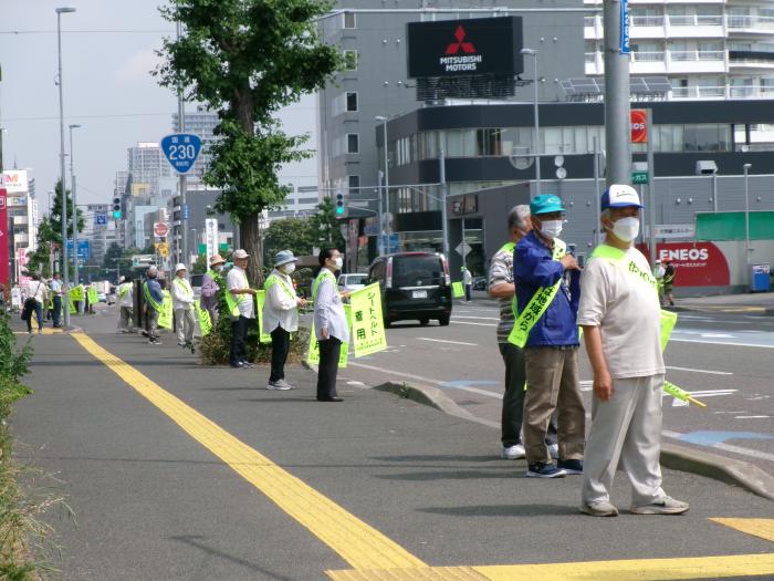 街頭啓発の様子