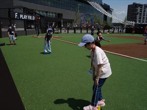 エスコンフィールド北海道で元気に遊ぶ子供たちの様子