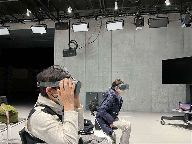 VR