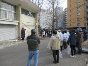 春の町内清掃の様子