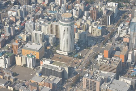 令和4年9月の旧庁舎（空撮）