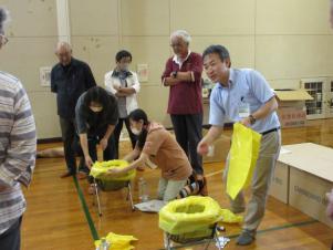 簡易トイレ設置の様子