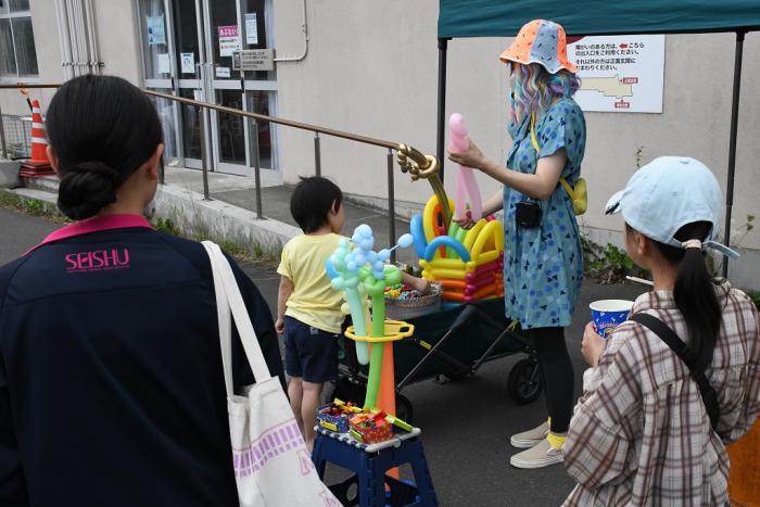 バルーンパフォーマー「シオリーヌ」