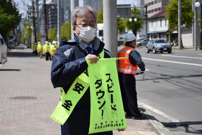 交通安全街頭啓発の様子4