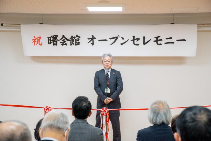あいさつする中川区長