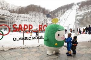 中央区マスコットキャラクター「中ウォークん」も登場