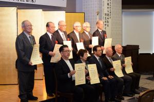 秋元市長と受賞者