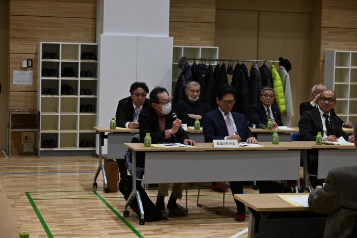 積極的に質問する連合町内会役員