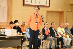 あいさつする北川市民部長