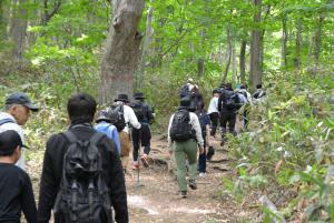登山を楽しむ参加者2