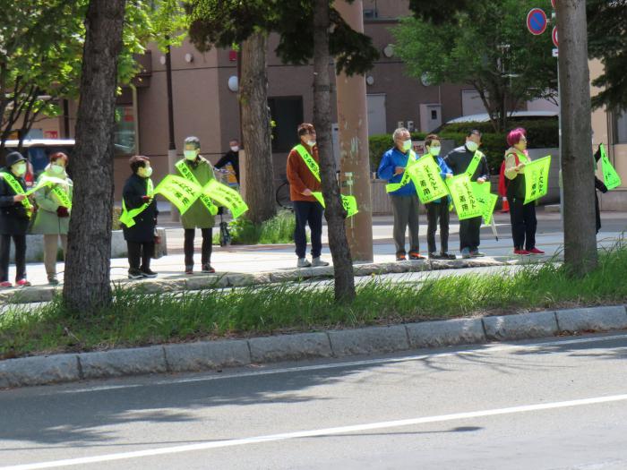 写真：春の交通安全街頭啓発