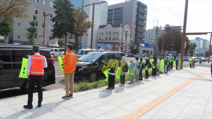 街頭啓発の様子1