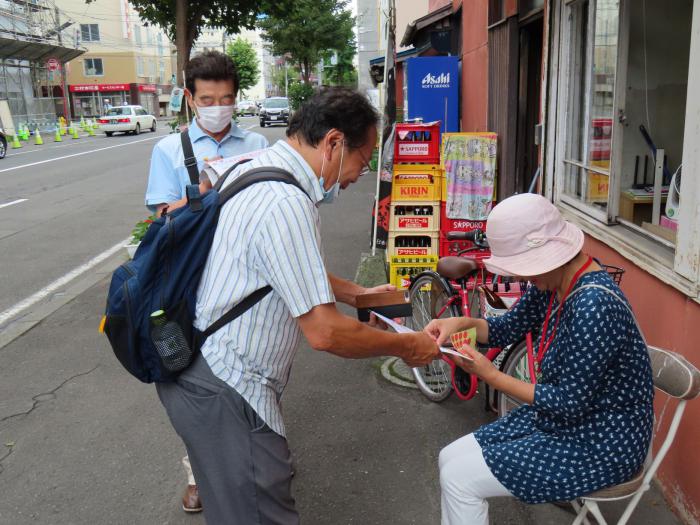 写真：かくれんぼスタンプラリーの様子