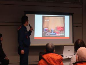 中央消防署予防課署員による火災予防の説明