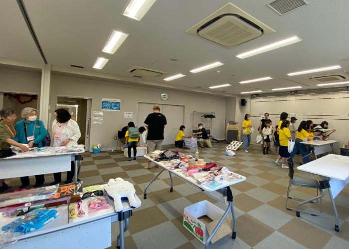 子ども縁日と女性部バザーの様子