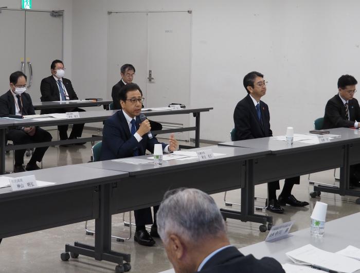 意見交換をする市長
