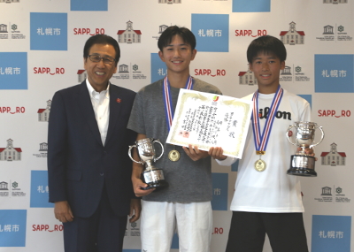 全国中学生テニス選手権優勝選手表敬訪問