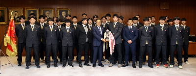 札幌大谷高校サッカー部表敬訪問