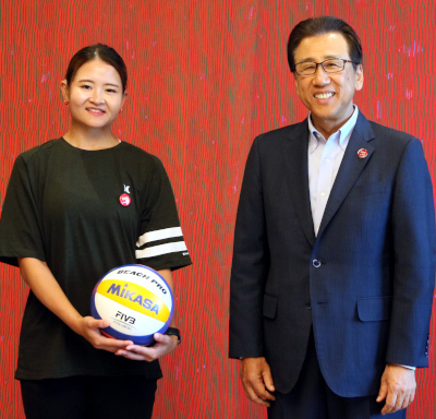「東京2025デフリンピック」女子デフビーチバレーボール日本代表に内定している境出選手がお越しになりました