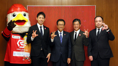 レッドイーグルス北海道の皆さまがお越しになりました