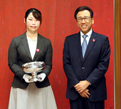 「皇后盃第58回全日本女子弓道選手権大会」で優勝した吉田　希望選手がお越しになりました