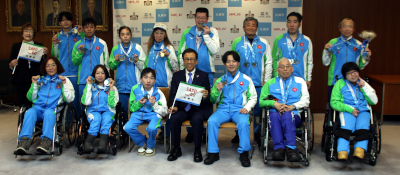 第24回全国障害者スポーツ大会金メダリストらがお越しになりました