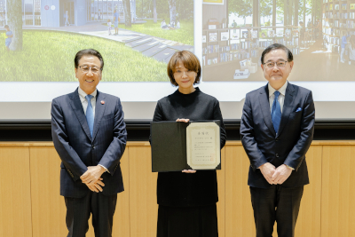 「こども本の森 札幌・北大」名誉館長委嘱状交付式を行いました