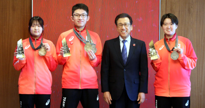 東京2025デフリンピックのメダリストらがお越しになりました