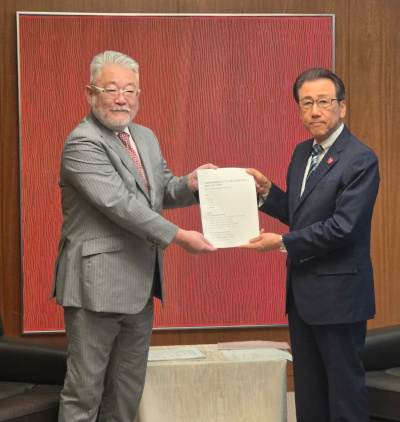 令和7年度・令和8年度札幌市行政評価委員会から外部評価報告書を受け取りました