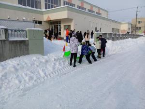 除雪ボランティア作業中