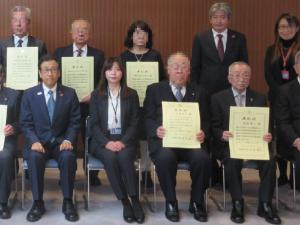 記念写真（前列右端が白石会長）