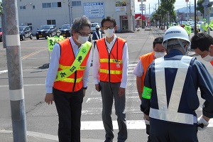 東区長の激励の様子