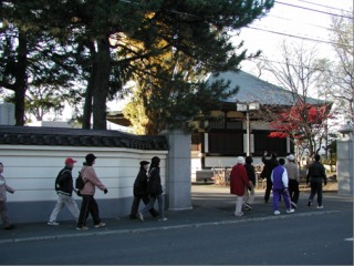 東区の歴史に触れながら、みんなで楽しくウォーキングの実践