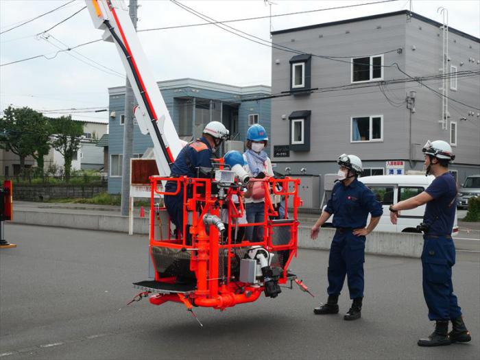 消防屈折はしご車試乗