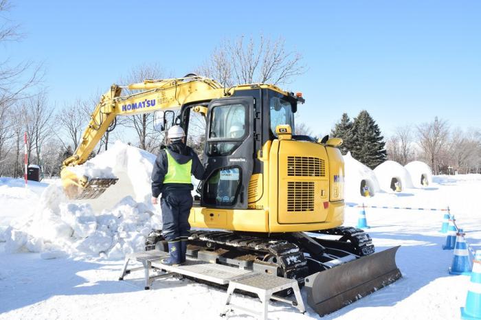 除雪作業体験（杉原建設株式会社）