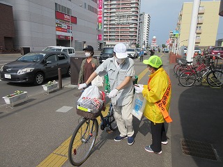 自転車啓発の模様（栄東地区）
