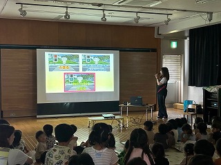園児向け交通安全教室の様子