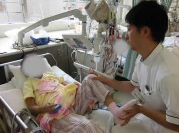 維持透析中の運動場面