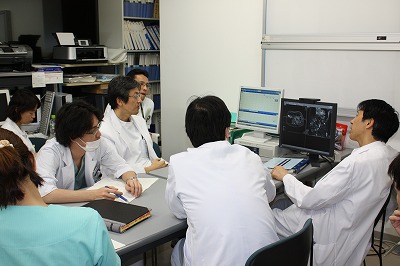 Cancer boardで外科・画像診断科・病理科とディスカッショ