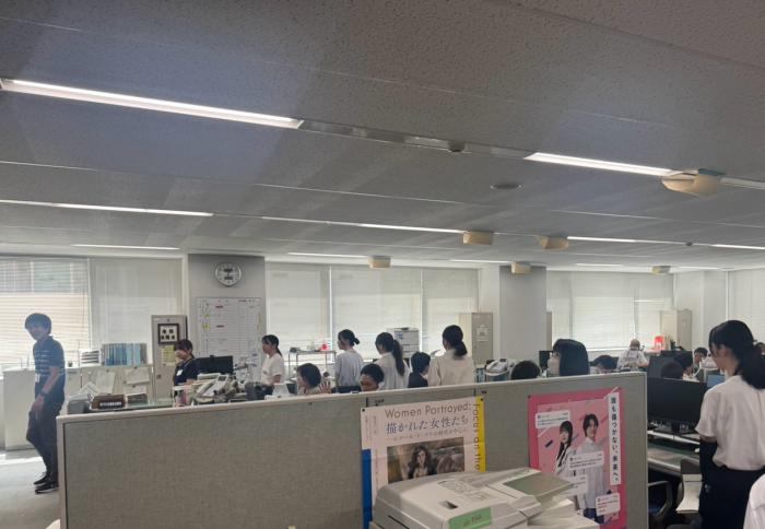 職場見学の様子