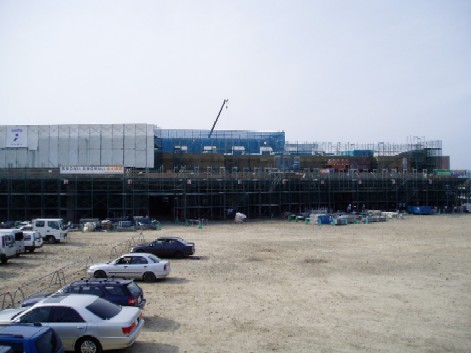 外断熱工事中の山口斎場の画像【平成17年5月12日】