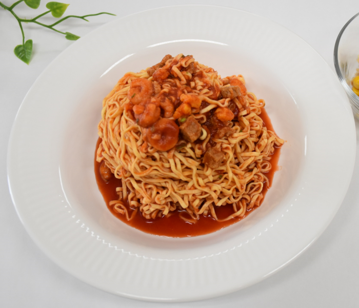 カップ麺でトマトパスタ