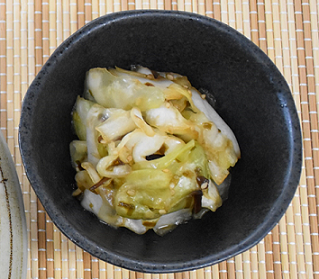 キャベツの塩昆布サラダ