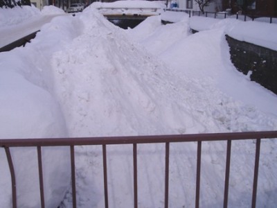 投雪された河川