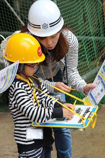 写真：見学ツアーの様子4